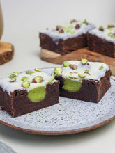 Load image into Gallery viewer, Pistachio-Brownie-And-White-Chocolate
